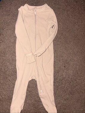 Light Brown/Tan Ribbed Footie Unisex